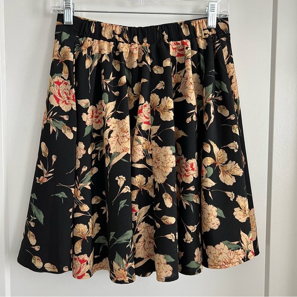 Women’s Silky Romantic Skirt - Picture 3 of 3